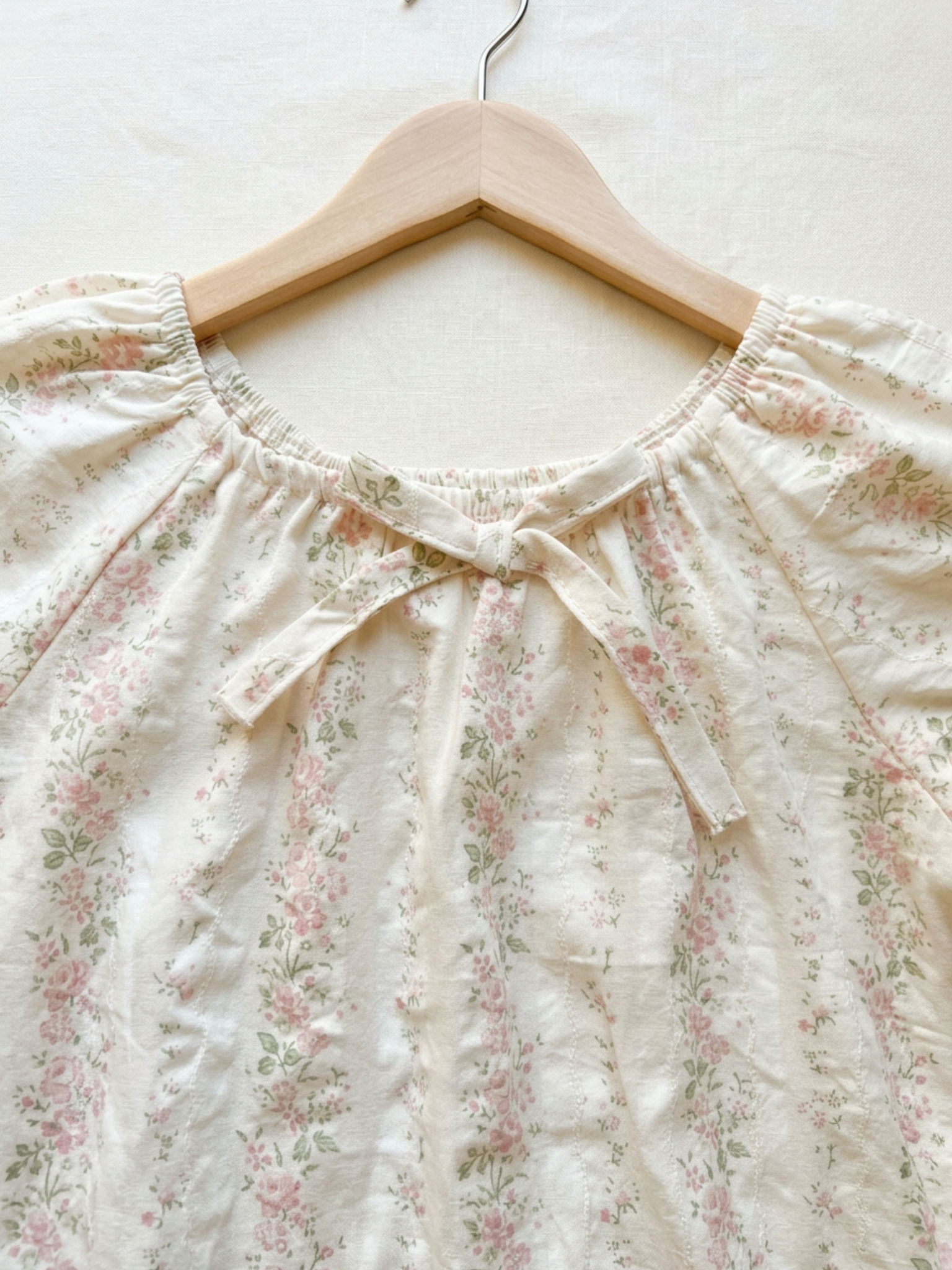 Cream Floral Puff Sleeve Top