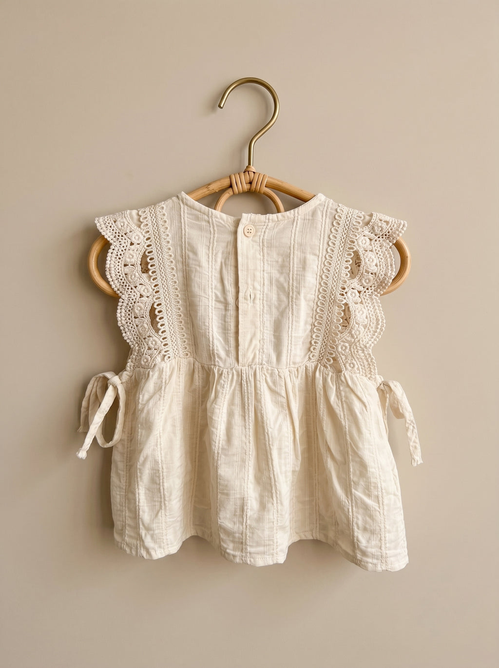 🤍 Ivory Lace Top & Black Floral Shorts Set
