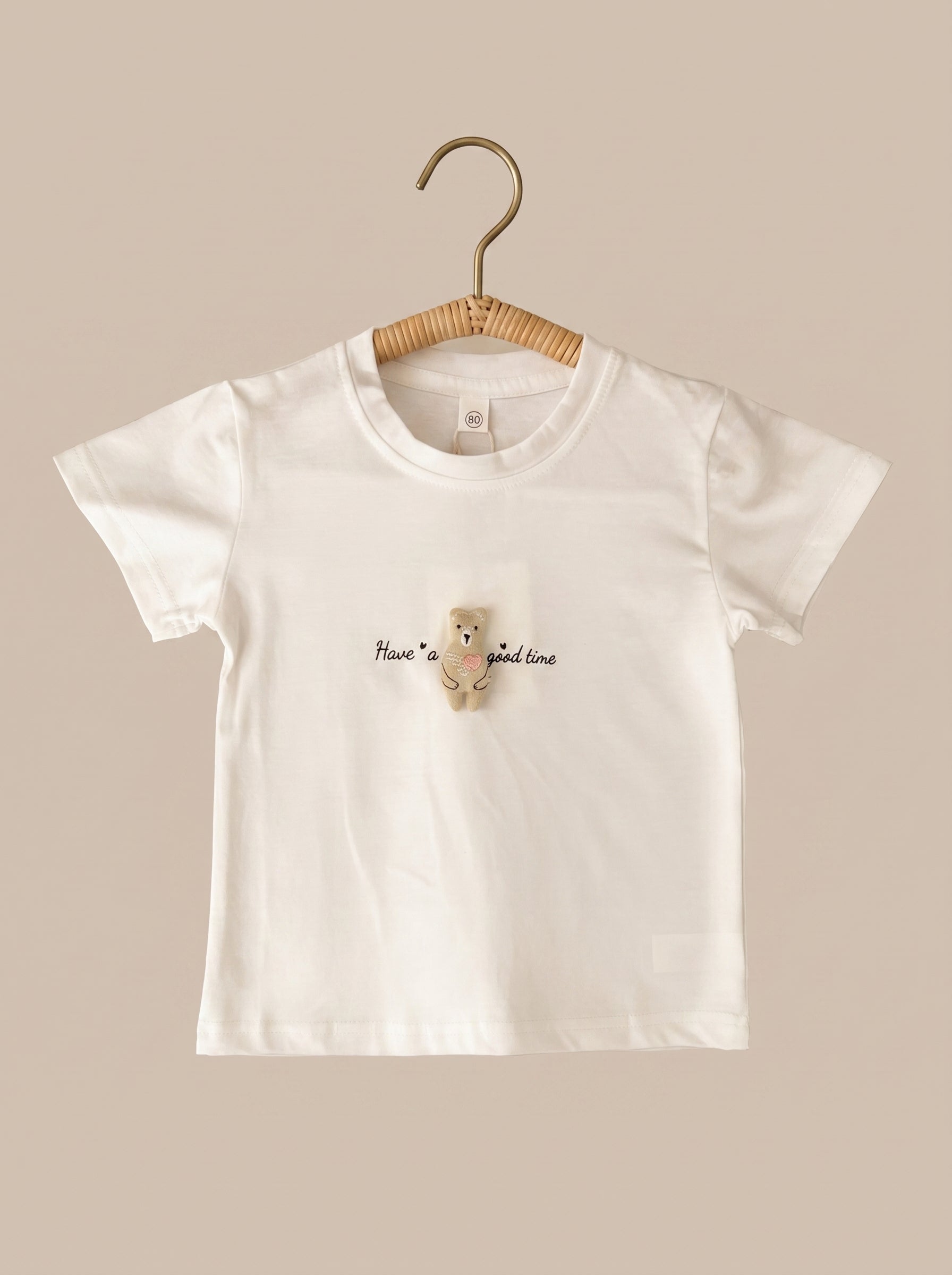 🤍 Classic White Short-Sleeve Tee