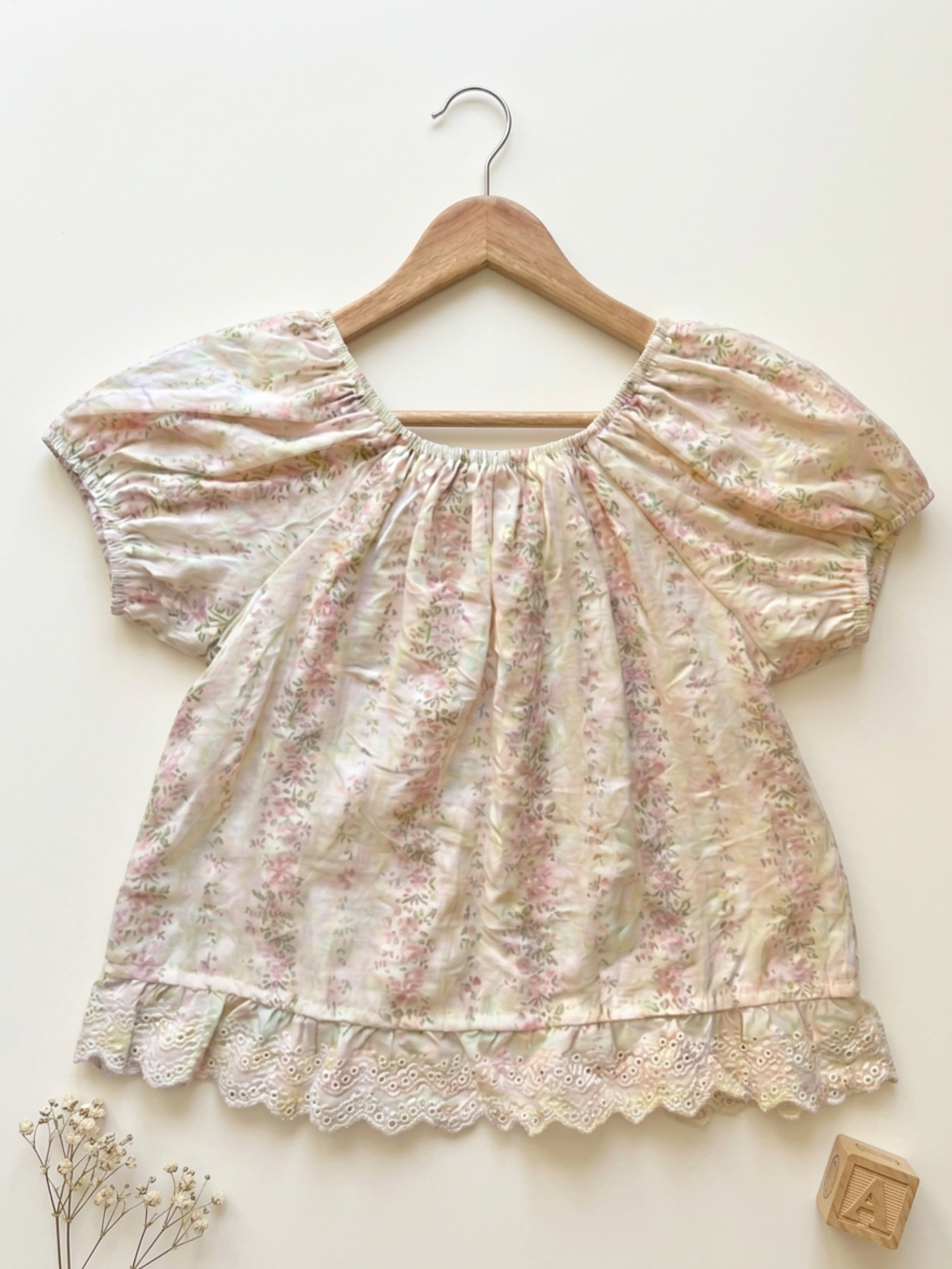 Cream Floral Puff Sleeve Top